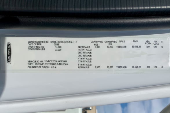 Used 2020 Versalift VST-6000-MHI-03 on Used 2020 Freightliner M2 106