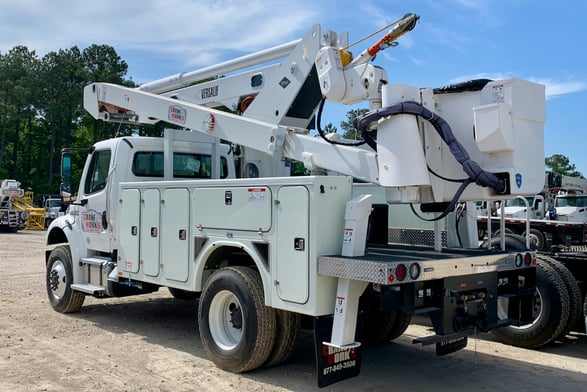 Used 2020 Versalift VST-6000-MHI-03 on Used 2020 Freightliner M2 106