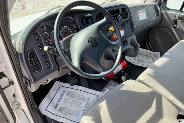 Used 2020 Versalift VST-6000-MHI-03 on Used 2020 Freightliner M2 106