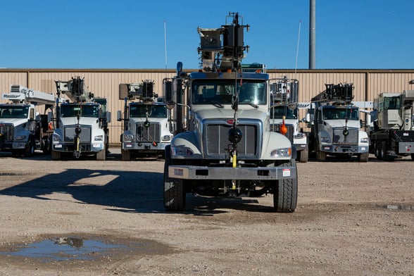 Used 2022 National 13110A on Used 2023 Peterbilt 348