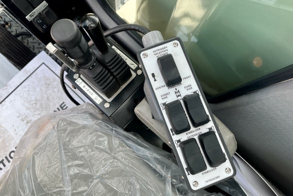 Used 2024 National 13110A on Used 2024 Kenworth T480