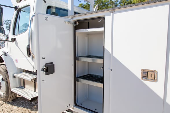 Used 2023 Versalift VN-555-MHI on Used 2024 Freightliner M2 106