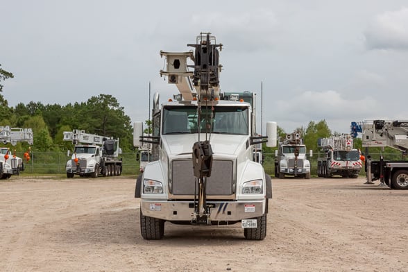 Used 2022 National 14127A on Used 2023 Kenworth T880