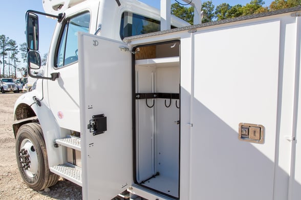 Used 2023 Versalift VN-555-MHI on Used 2024 Freightliner M2 106