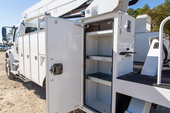 Used 2023 Versalift VN-555-MHI on Used 2024 Freightliner M2 106