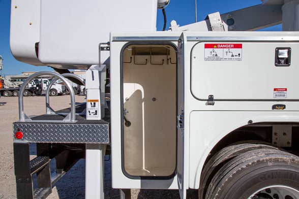 Used 2022 Versalift VST-6000-MHI-04 on Used 2023 International HV507