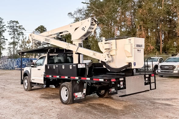 Used 2022 Versalift VST-52-MHI on Used 2023 Ford F-600