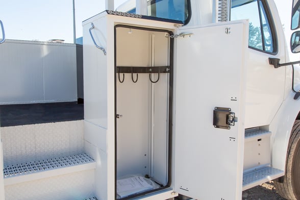 Used 2023 Versalift VN-555-MHI on Used 2024 Freightliner M2 106