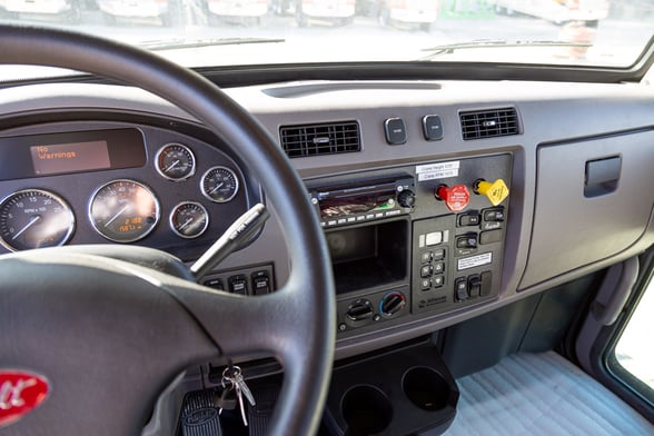 Used 2022 National 13110A on Used 2023 Peterbilt 348