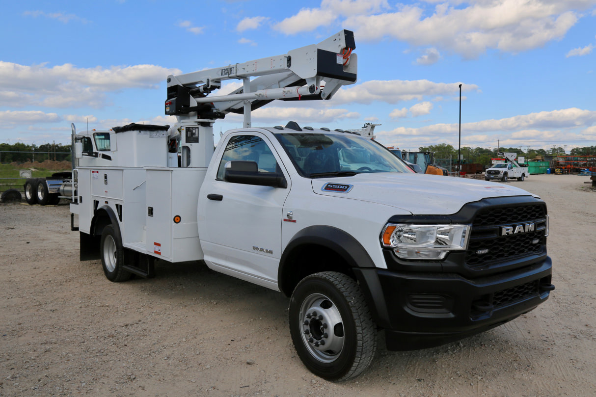 Versalift SST-40-EIH bucket truck on Ram 5500 for rent #A40i-009