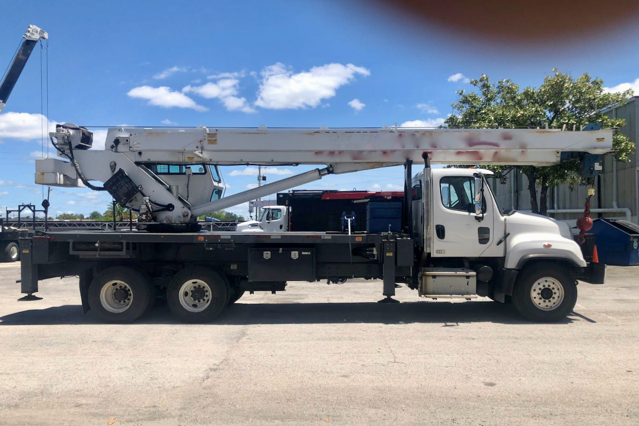 Used 2014 Manitex 40124S 40ton boom truck for sale on Freightliner