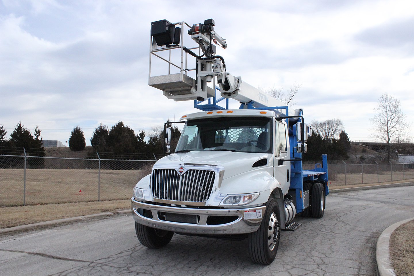 New Socage 72TW aerial lift for sale on International 4300SBA chassis Front