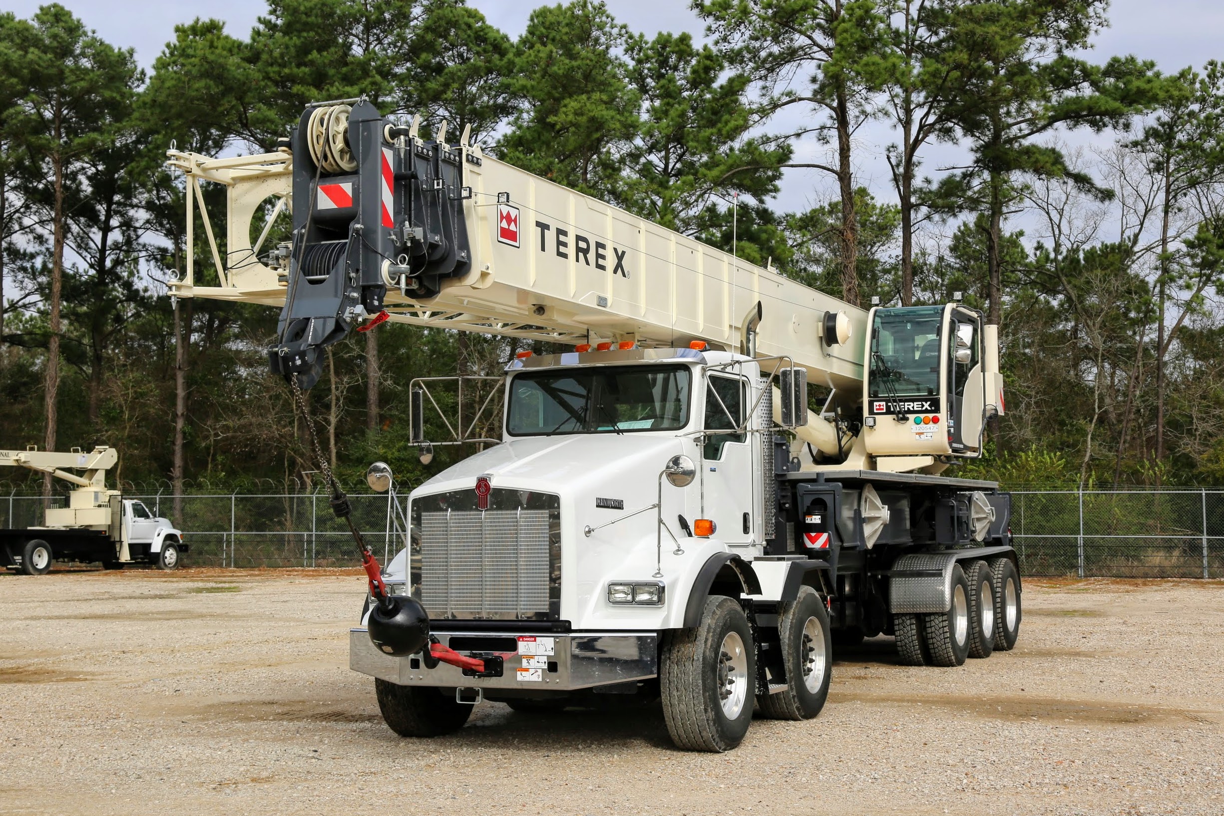 Terex Crossover 8000 on Kenworth chassis